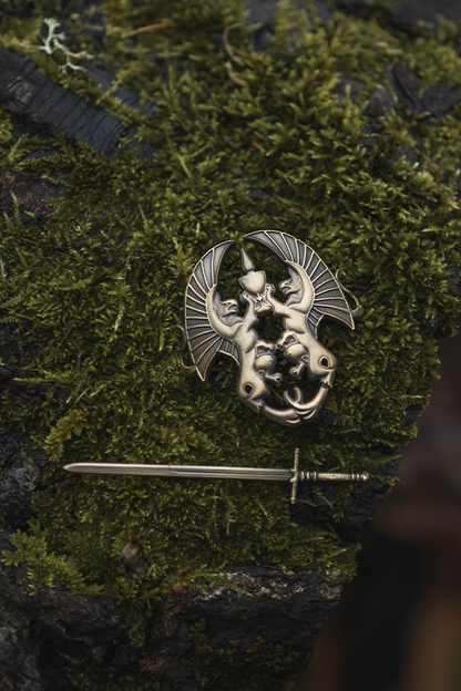 Ensemble cape et broche Dragon Age Tale of a Grey Warden