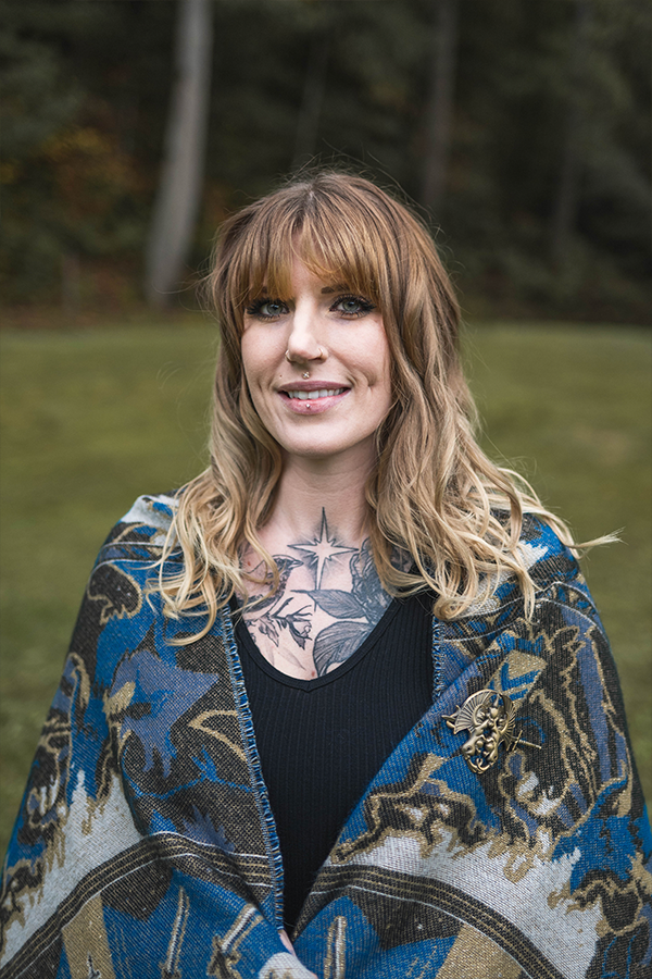 Ensemble cape et broche Dragon Age Tale of a Grey Warden