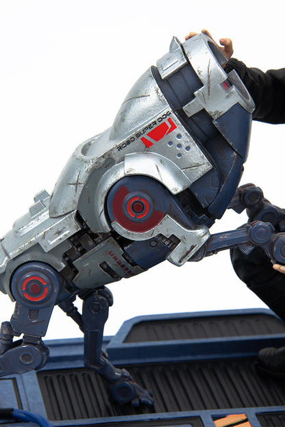 Estatua de Mass Effect Shepard y KEI-9