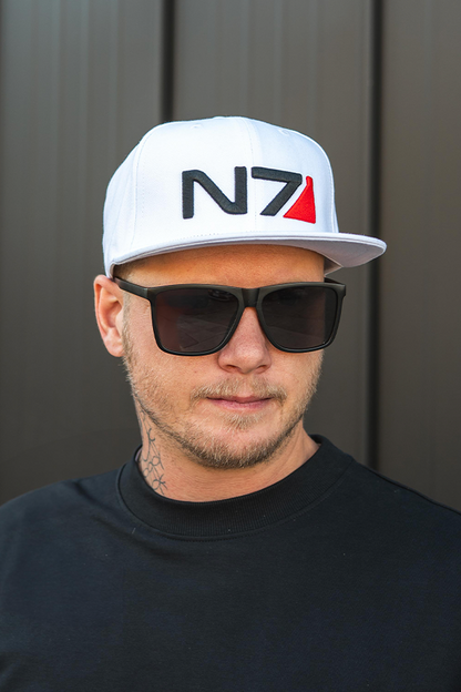 Mass Effect N7 Snapback Kappe (Weiß)