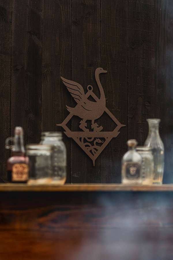 Dragon Age - Cigno acciottolato - Arte da parete in metallo