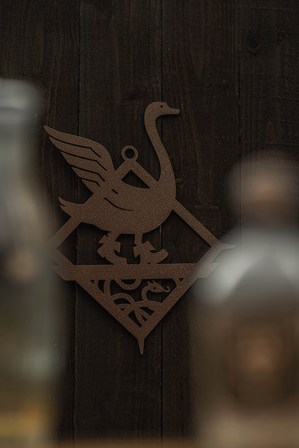 Dragon Age - Cigno acciottolato - Arte da parete in metallo