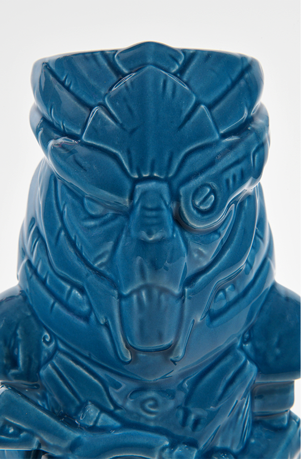 Image shows Mass Effect Garrus Geeki Tiki Mug's face zoomed in. Along with Ashley, Garrus is one of the "poster" characters for Mass Effect and appears on most of the promotional art and demo footage.